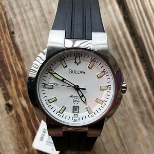 NWT BULOVA watch great casual look for men.